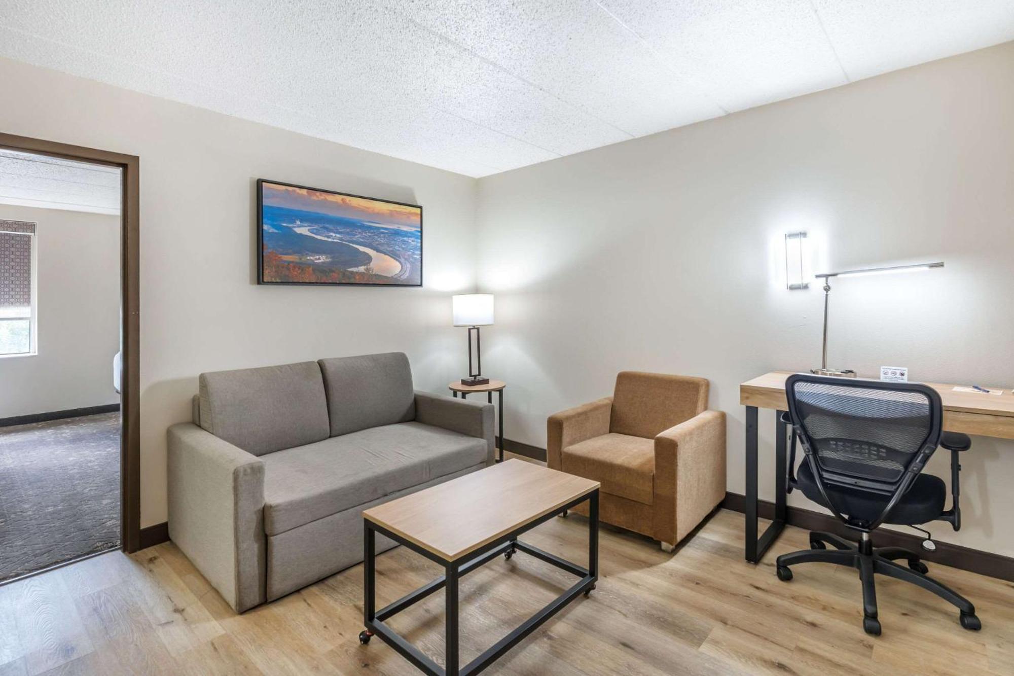 Comfort & Chattanooga-east Ridge Hotel